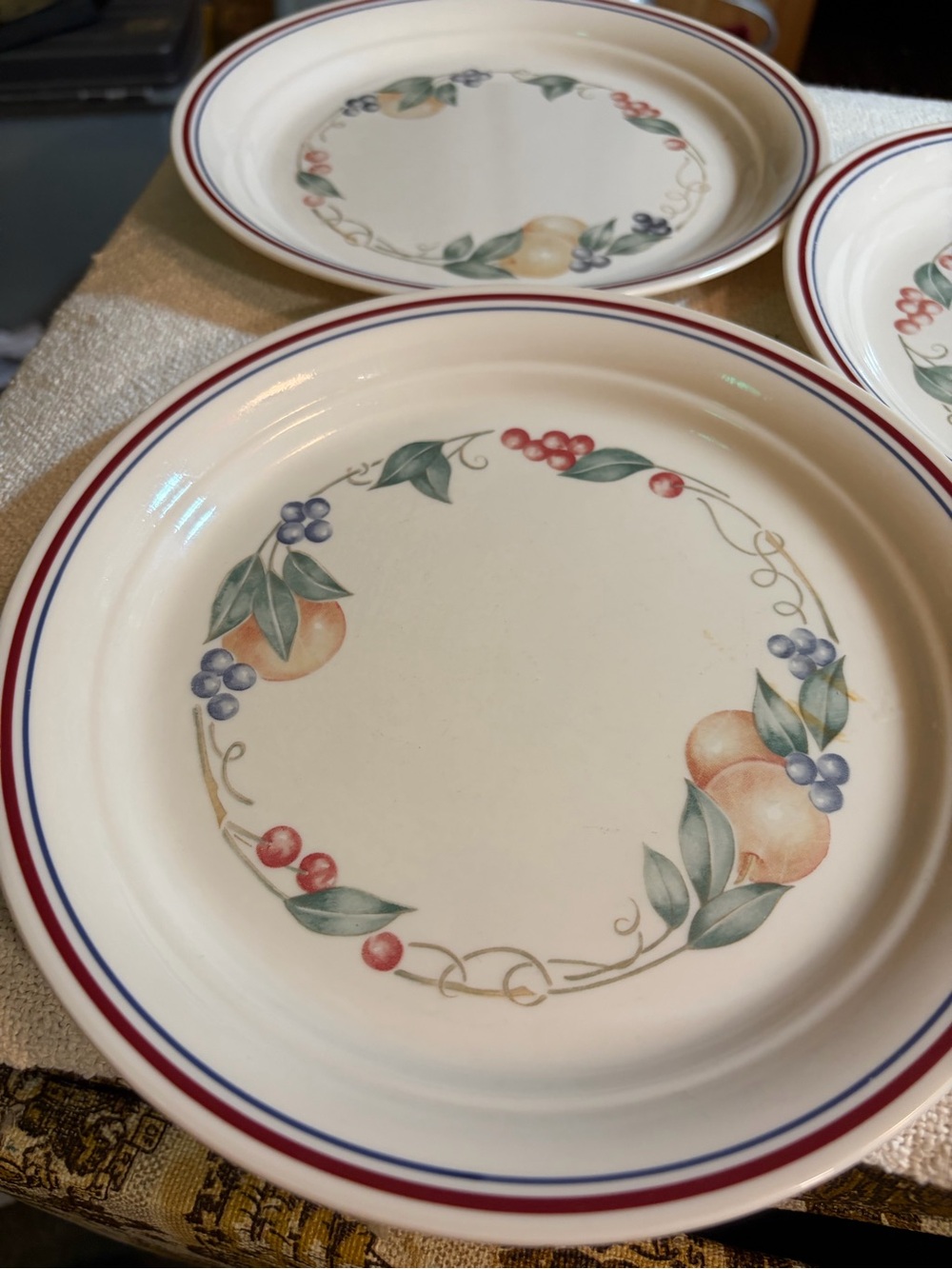 Vintage Corelle Abundance 8.5" Luncheon Salad Plates Set of 6. Retro vibe - Picture 9 of 13
